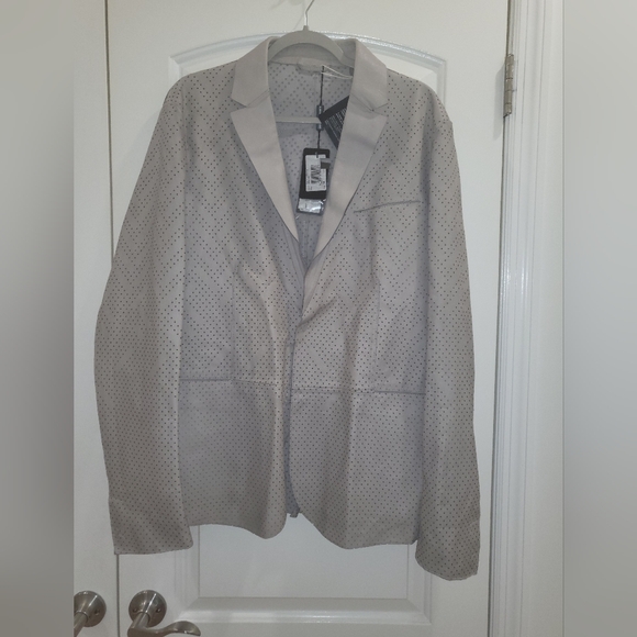 1. NWT EMPORIO ARMANI LASER CUT PERFORATED 100% POLYAMIDE JACKET SIZE IT 54 / XL - Picture 4 of 8